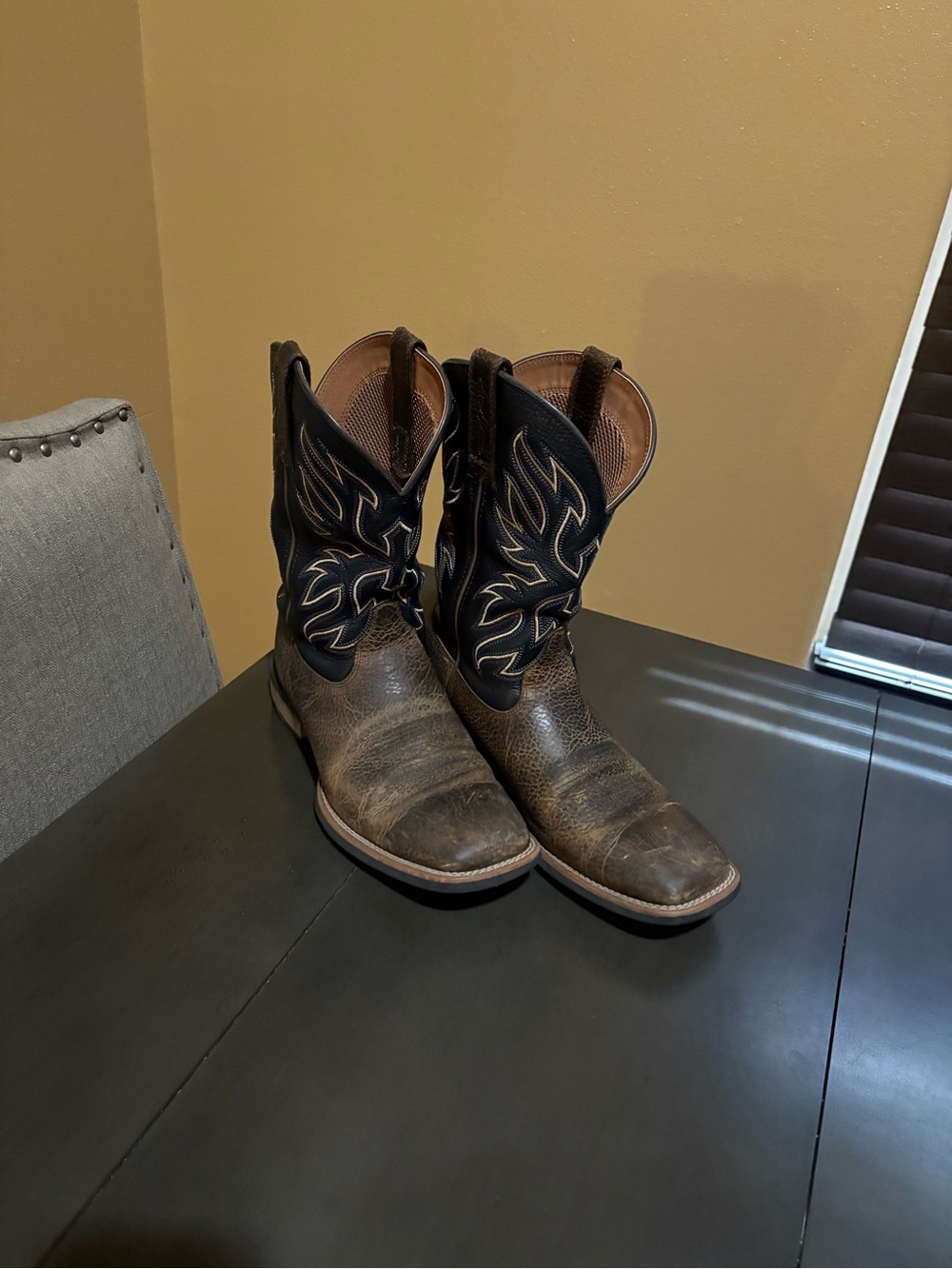 Ariat 9.5 D Men's Brown Leather Western Boots